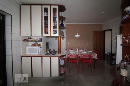 Apartamento à venda com 182m², 3 quartos e 2 vagasCozinha