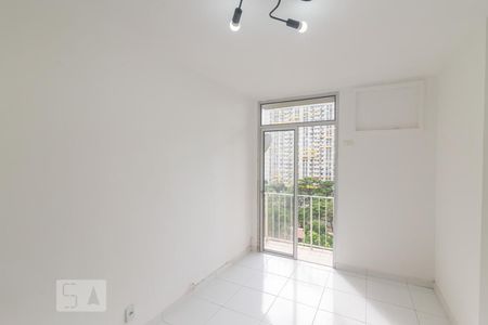 Sala de apartamento para alugar com 2 quartos, 58m² em Barra da Tijuca, Rio de Janeiro