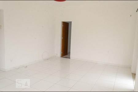 Sala de casa para alugar com 2 quartos, 84m² em Tanque, Rio de Janeiro