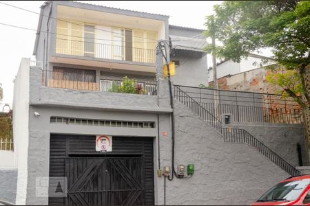 Fachada de casa para alugar com 2 quartos, 84m² em Tanque, Rio de Janeiro