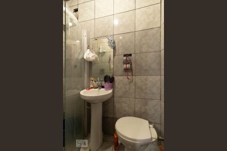 Casa à venda com 220m², 2 quartos e 2 vagasBanheiro