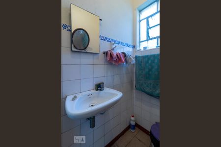 Casa à venda com 220m², 2 quartos e 2 vagasCasa 2 - Banheiro