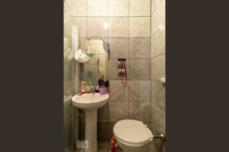 Casa à venda com 220m², 2 quartos e 2 vagasBanheiro