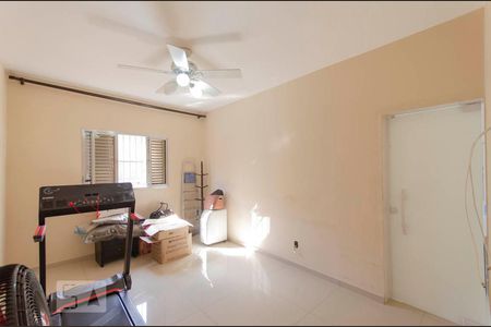 Casa à venda com 180m², 2 quartos e 2 vagasSuíte