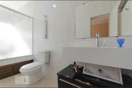 Casa à venda com 180m², 2 quartos e 2 vagasBanheiro Suíte
