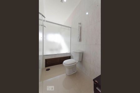 Casa à venda com 180m², 2 quartos e 2 vagasBanheiro Suíte