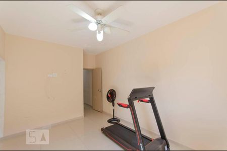 Casa à venda com 180m², 2 quartos e 2 vagasSuíte