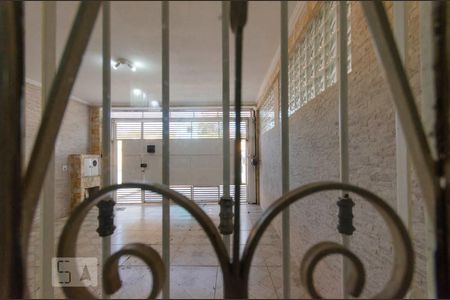 Vista Sala  de casa à venda com 2 quartos, 180m² em Jardim Limoeiro, São Paulo