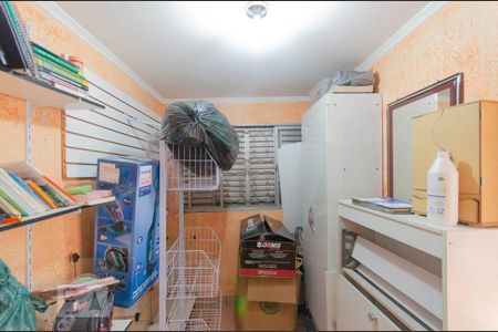 Casa à venda com 180m², 2 quartos e 2 vagasQuarto de Serviço