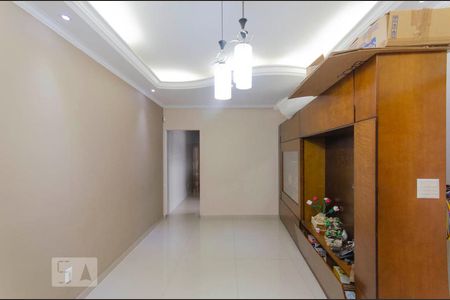 Sala de casa para alugar com 2 quartos, 180m² em Jardim Limoeiro, São Paulo