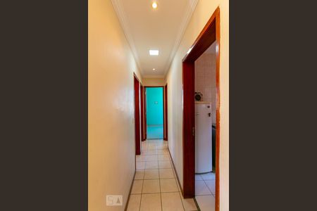 Corredor de apartamento à venda com 3 quartos, 60m² em Indaiá, Belo Horizonte