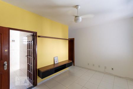 Sala de apartamento para alugar com 2 quartos, 50m² em Vila Isabel, Rio de Janeiro