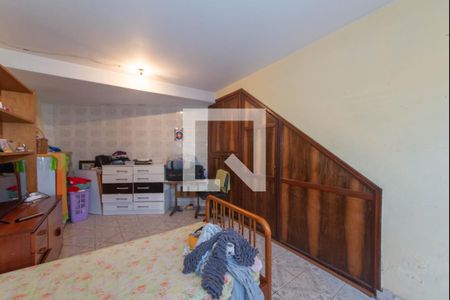 Casa à venda com 200m², 4 quartos e 4 vagasEdicula - Quarto - Piso Inferior