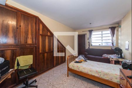 Casa à venda com 200m², 4 quartos e 4 vagasEdicula - Quarto - Piso Inferior