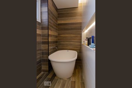 Apartamento à venda com 141m², 3 quartos e 2 vagasBanheiro da Suíte 1