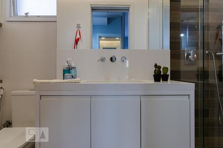 Apartamento à venda com 141m², 3 quartos e 2 vagasBanheiro da Suíte 1