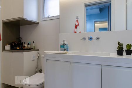 Apartamento à venda com 141m², 3 quartos e 2 vagasBanheiro da Suíte 1