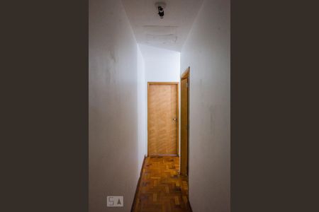Corredor de casa para alugar com 2 quartos, 85m² em Vila Nair, São Paulo