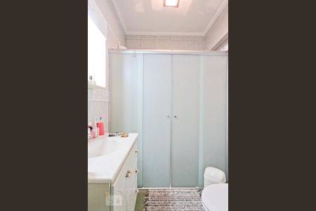 Casa à venda com 340m², 3 quartos e 4 vagasBanheiro da Suíte 2