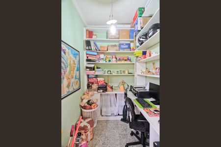 Casa à venda com 340m², 3 quartos e 4 vagasEscritório