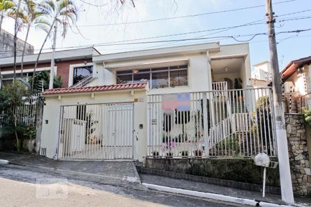 Casa à venda com 340m², 3 quartos e 4 vagasFachada
