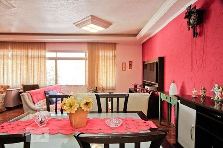 Casa à venda com 340m², 3 quartos e 4 vagasSala