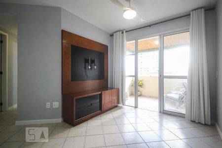 Sala de apartamento para alugar com 3 quartos, 80m² em Barra da Tijuca, Rio de Janeiro