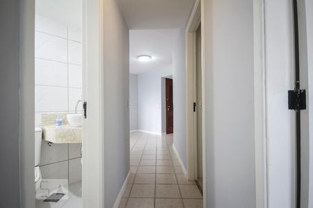 Corredor de apartamento para alugar com 3 quartos, 80m² em Barra da Tijuca, Rio de Janeiro