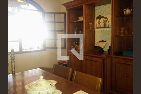Casa à venda com 4 quartos, 241m² em Ouro Preto, Belo Horizonte