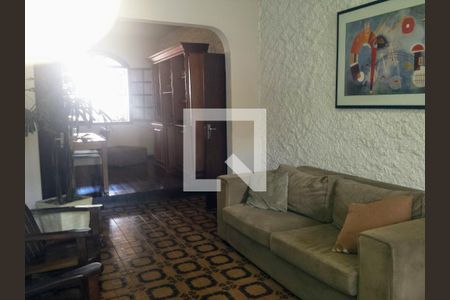 Casa à venda com 4 quartos, 241m² em Ouro Preto, Belo Horizonte