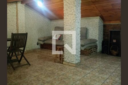 Casa à venda com 4 quartos, 241m² em Ouro Preto, Belo Horizonte