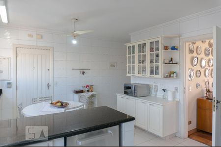 Apartamento à venda com 370m², 4 quartos e 4 vagasCozinha