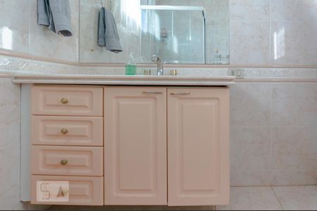 Apartamento à venda com 370m², 4 quartos e 4 vagasBanheiro da Suíte 2