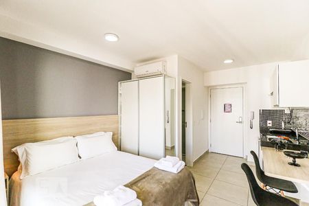 Studio para alugar com 26m², 1 quarto e 1 vaga Studio para alugar com 26m², 1 quarto e 1 vagaQuarto