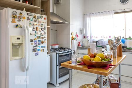 Casa de condomínio à venda com 370m², 4 quartos e 4 vagasCozinha