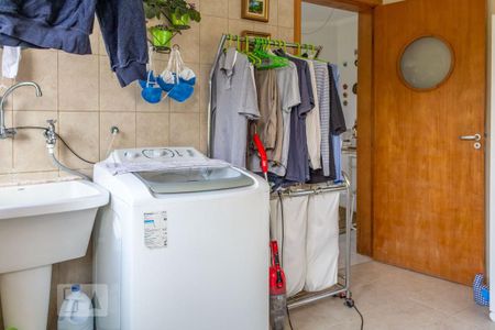 Casa de condomínio à venda com 370m², 4 quartos e 4 vagasLavanderia