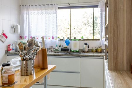 Casa de condomínio à venda com 370m², 4 quartos e 4 vagasCozinha