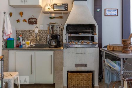 Casa de condomínio à venda com 370m², 4 quartos e 4 vagasChurasqueira