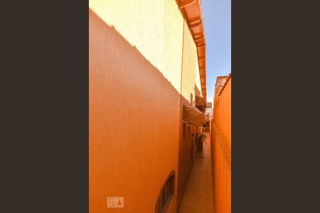 Casa para alugar com 150m², 3 quartos e 2 vagasCorredor