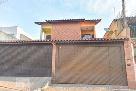 Casa para alugar com 150m², 3 quartos e 2 vagasFachada