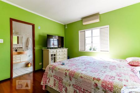 Casa à venda com 250m², 4 quartos e 2 vagasSuíte