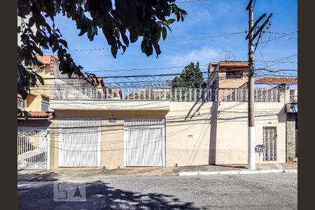 Casa à venda com 250m², 4 quartos e 2 vagasFachada