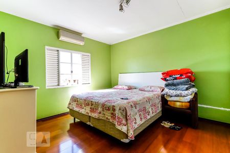 Suíte de casa à venda com 4 quartos, 250m² em Vila Maria Alta, São Paulo