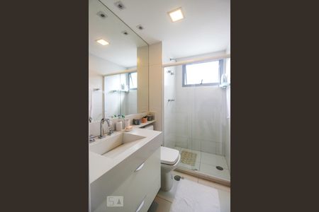 Apartamento à venda com 189m², 4 quartos e 2 vagasBanheiro da Suíte 2