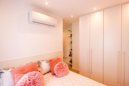 Apartamento à venda com 189m², 4 quartos e 2 vagasSuíte 2