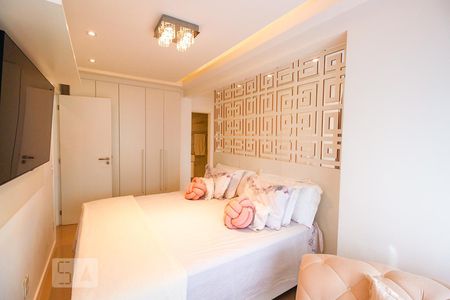 Apartamento à venda com 189m², 4 quartos e 2 vagasSuíte 1