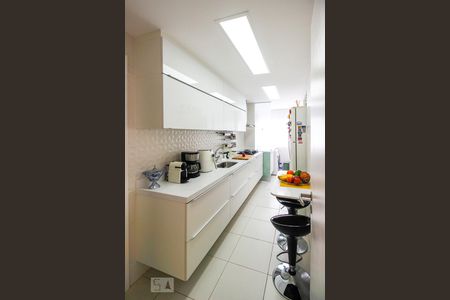 Apartamento à venda com 189m², 4 quartos e 2 vagasCozinha