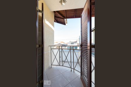 Casa à venda com 135m², 3 quartos e 4 vagasVaranda quarto 3 suíte