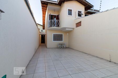 Casa à venda com 135m², 3 quartos e 4 vagasGaragem e quintal
