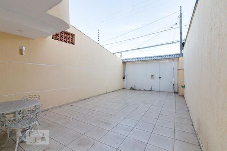 Casa à venda com 135m², 3 quartos e 4 vagasGaragem e quintal